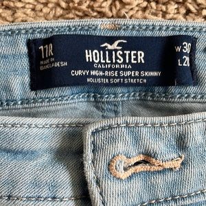 Curvy high rise super skinny Hollister jeans